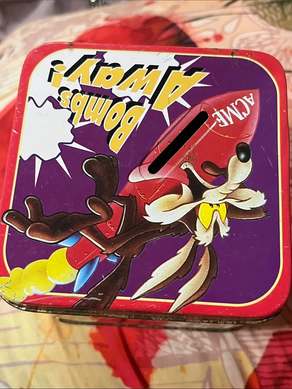 Warner Bros. Tasmanian Devil Metal Tin in Red and Yellow